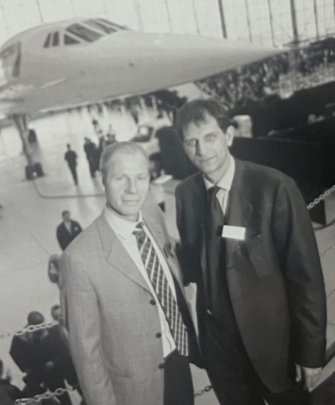 Sad day for Concorde - the last flight into London Heathrow - 24 October 2003 Jerry & Peter Liney (Travelbag)